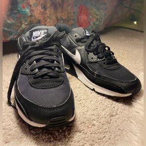 NIKE AIRMAX 90 BLACK AND WHITE NEVER WORN